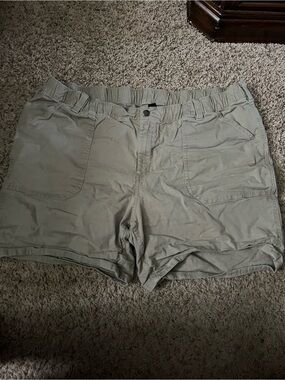 Carhartt Women's Cargo Shorts in Light Olive